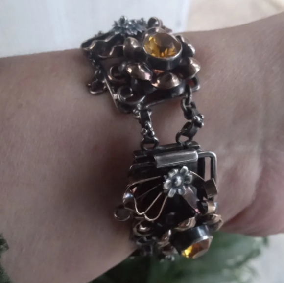 Hobe 1/20 14K GF Sterling  Rhinestones VTG Signed Floral Panel 1940's Bracelet - Picture 5 of 13